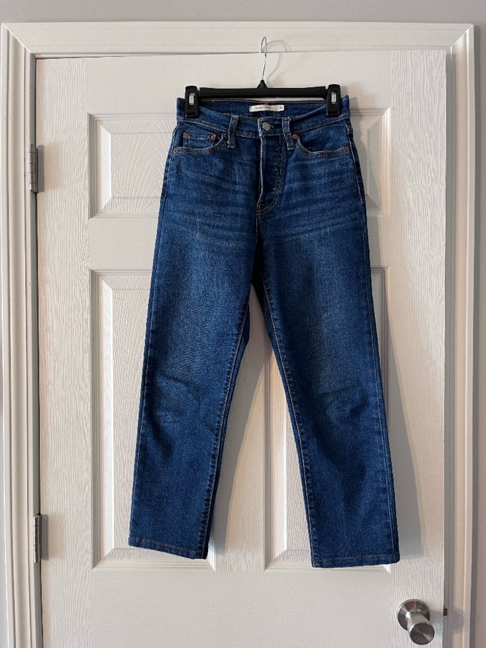 Women's Levi's Wedgie Straight Ankle Jeans Sz 26 Button Fly Medium Wash Cheeky